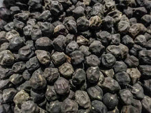 Load image into Gallery viewer, Black Kabuli Chickpea Seeds
